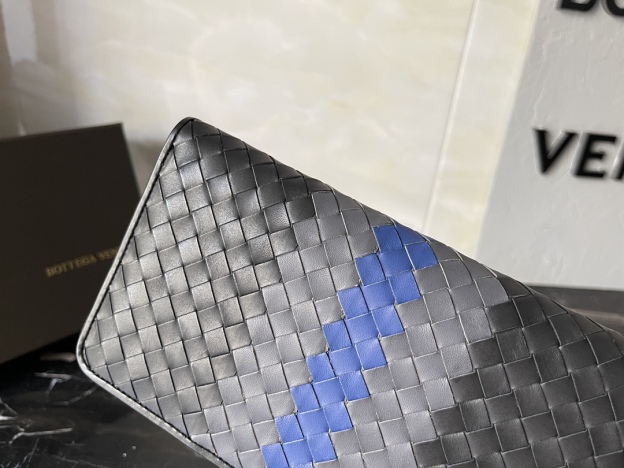 ボッテガ・ヴェネタ「Bottega Veneta」イントレチャート ザッパー ウォレット