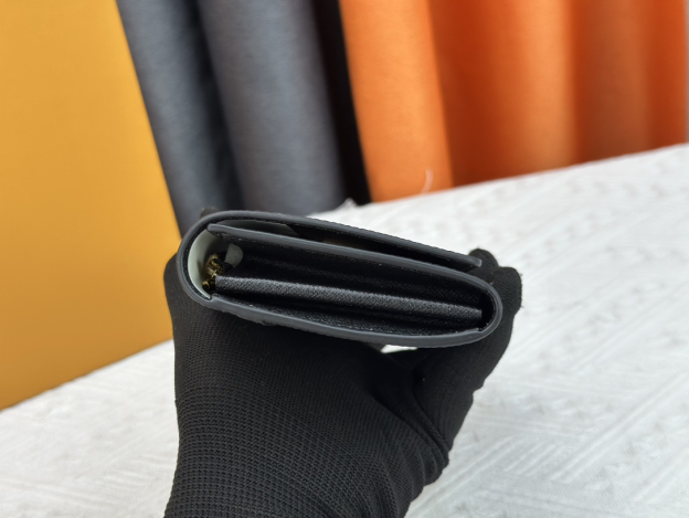 ルイ・ヴィトン「Louis Vuitton」ポルトフォイユ･ツイスト