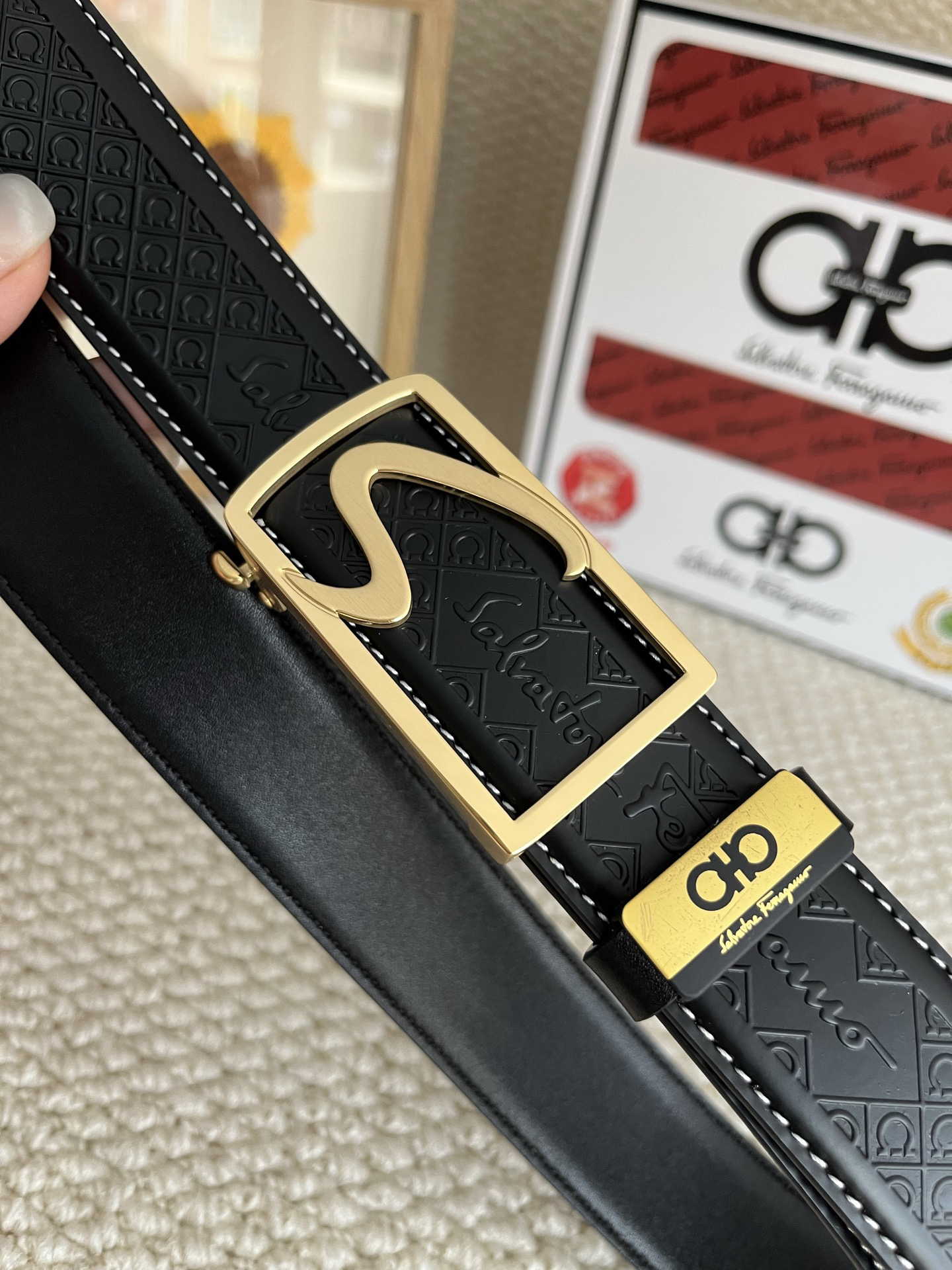 【新規倉庫入り】Salvatore Ferragamo 職人仕上げ高級ベルト「全長約 100cm」