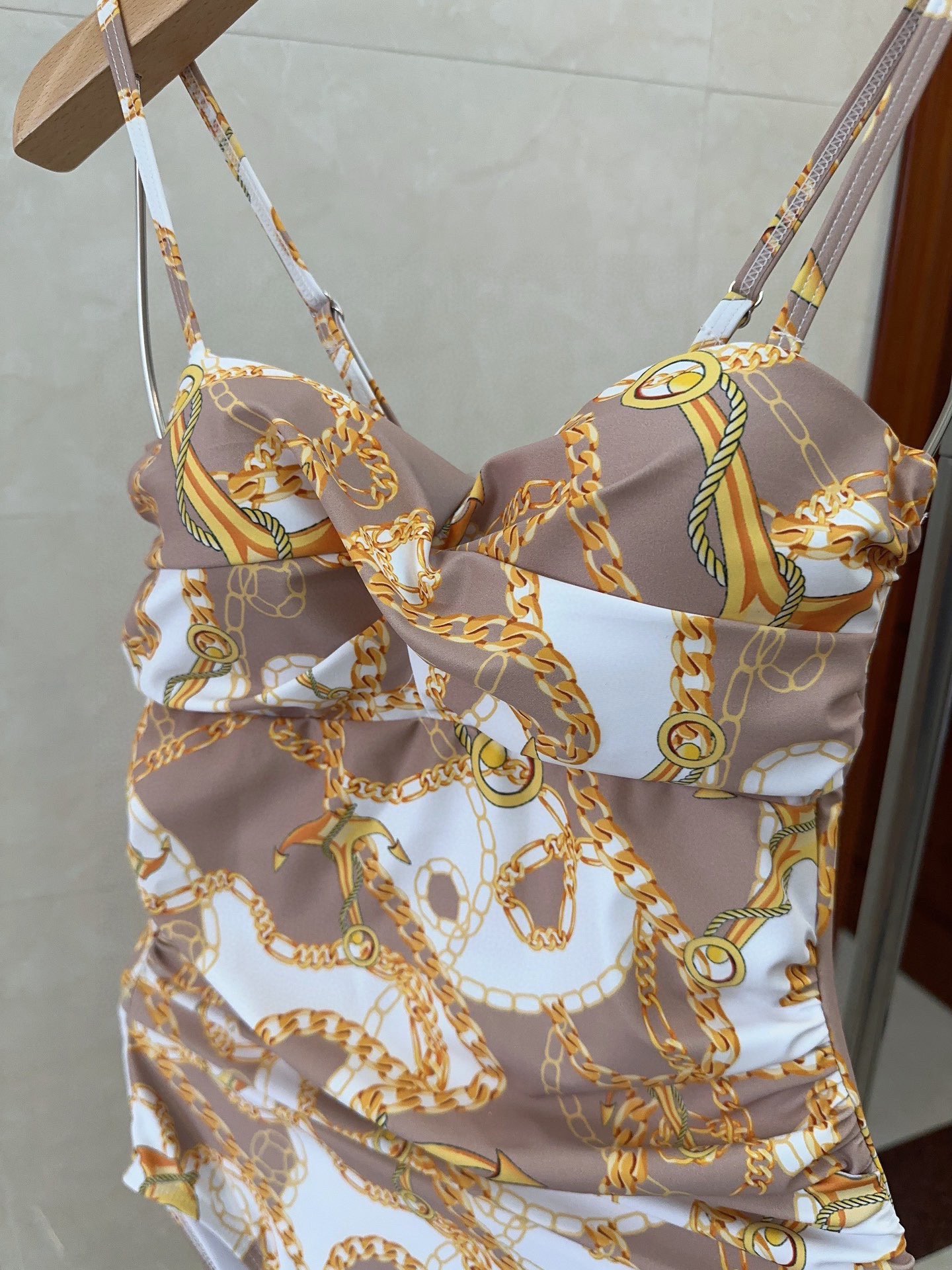 エルメス「Hermès」ワンピース水着「2025夏季限定・人気プレミアムスイム登場！」