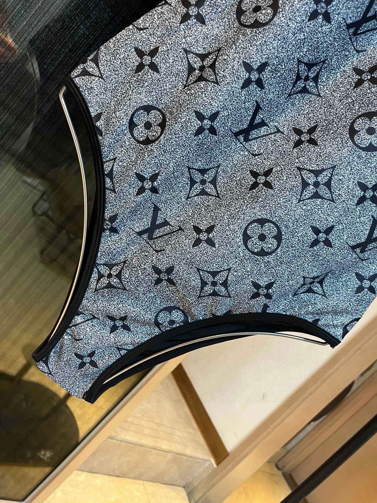 ルイ・ヴィトン「Louis Vuitton」ワンピース水着「2025夏季限定・人気プレミアムスイム登場！」