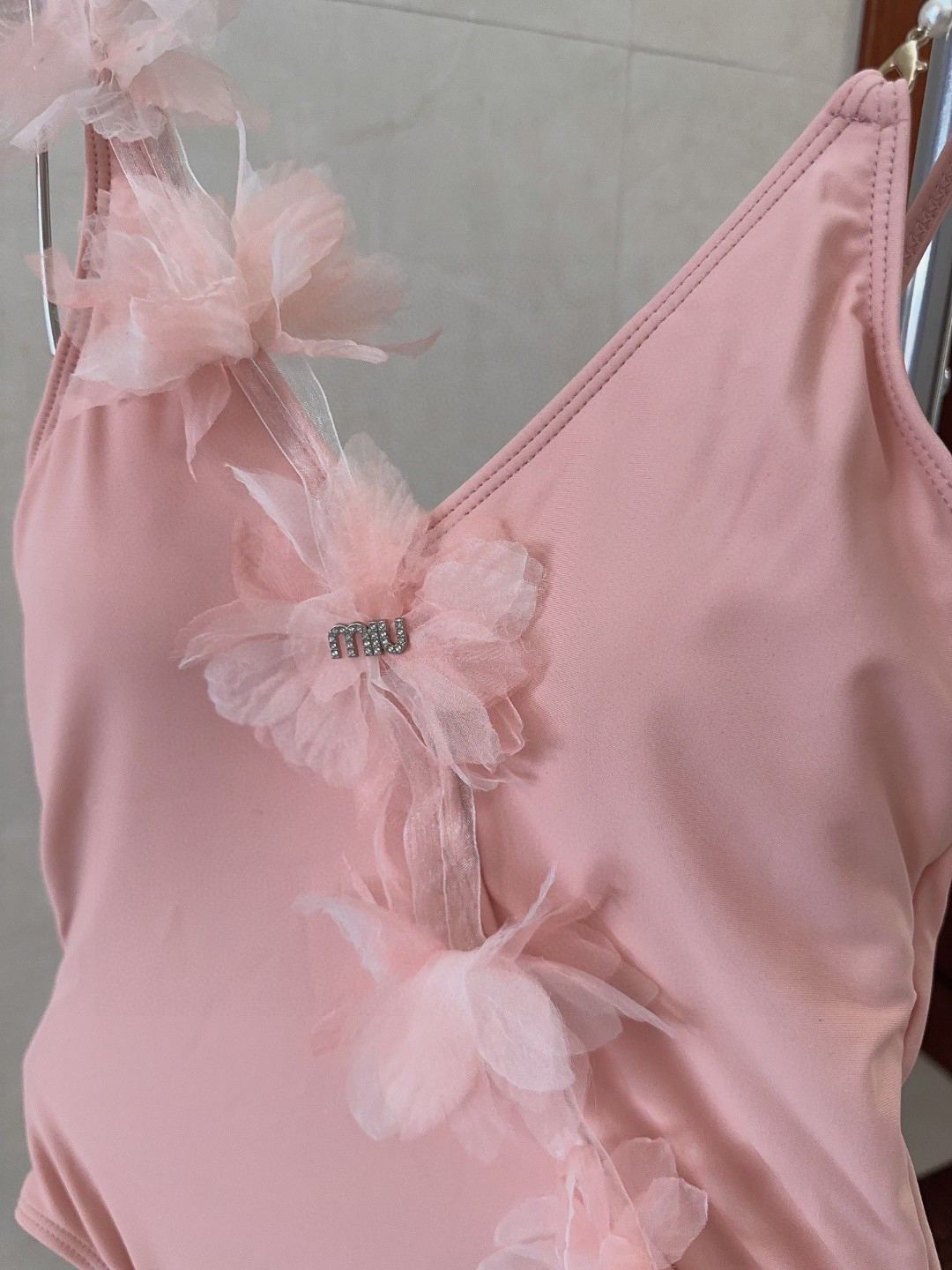 ミュウミュウ「Miu Miu」セパレート水着「2025夏季限定・人気プレミアムスイム登場！」