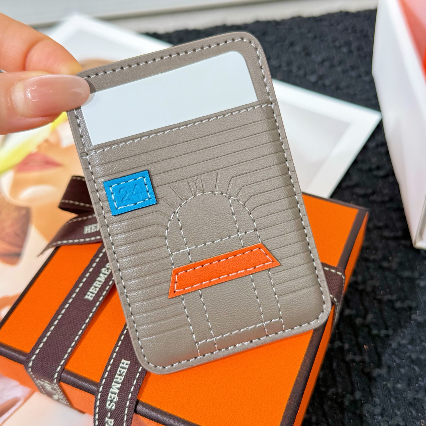 【限定新入荷】エルメス Cheval MagSafe 本革カードケース「12 シリーズ以降全 iPhone 対応」