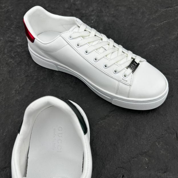 グッチ［Gucci］Aceシリーズ レッド＆グリーンウェブストライプ メンズ／レディース スニーカー