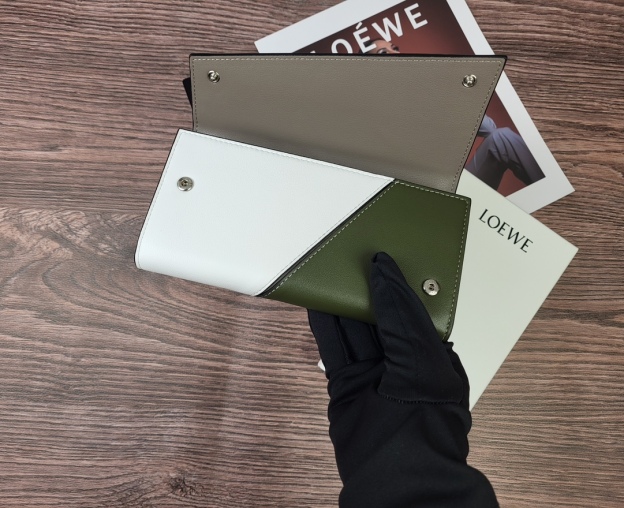 ロエベ「LOEWE」アナグラム コンティネンタル ウォレット 5色
