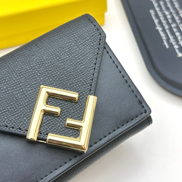 フェンディ「Fendi」FFダイヤモンド財布