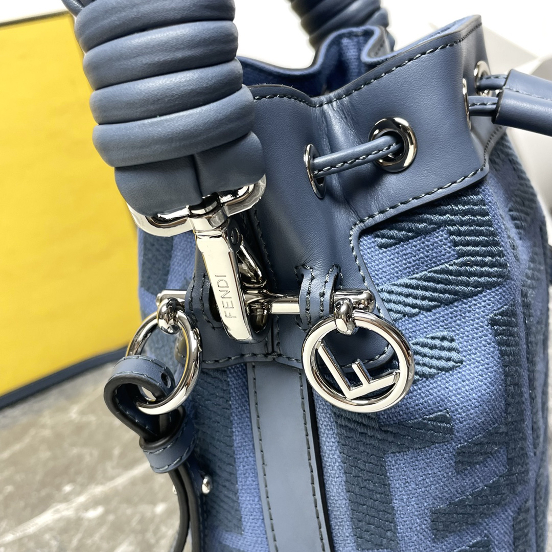 フェンディ「Fendi」 Mon Tresor mini FF刺繍布地バケットバッグ