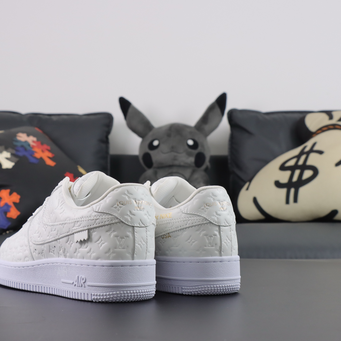 「コラボモデル」Louis Vuitton x Nike SB Dunk Low スニーカー