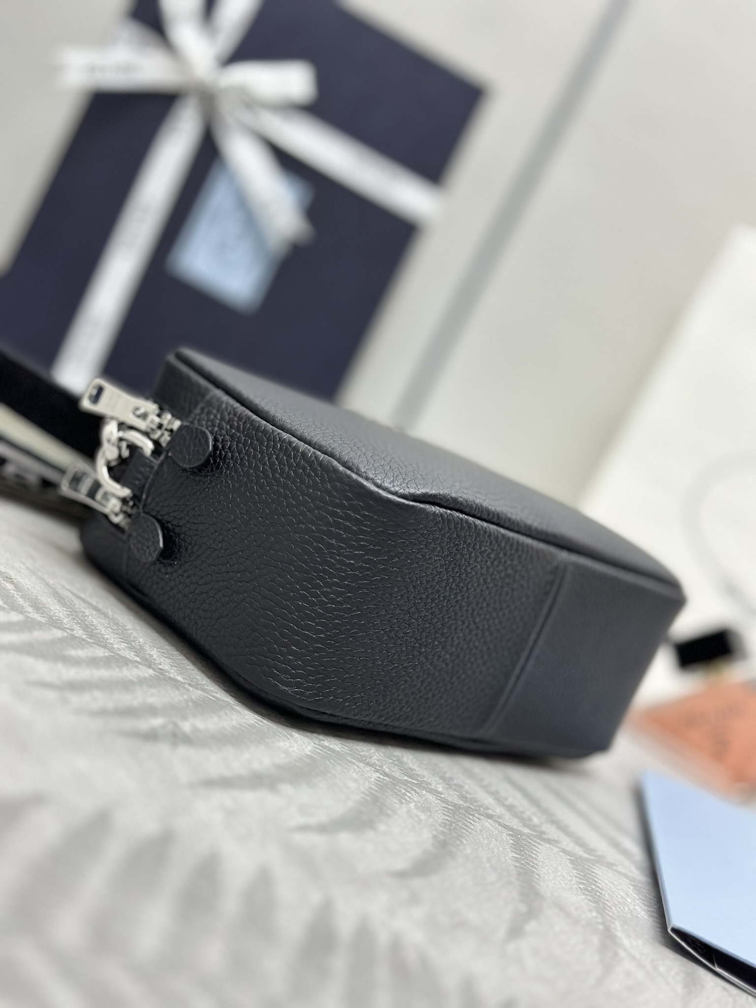 プラダ「Prada」ディアスキン デュアルストラップバッグ