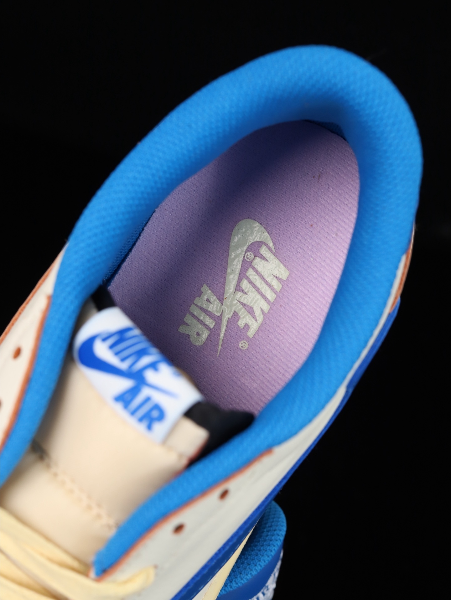 【日本未発売モデル】Nike Air Jordan 1 Low x Travis Scott スニーカー