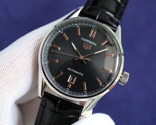 タグ・ホイヤー「TAG Heuer」 カレラ クロノグラフ カレンダー メンズウォッチ40MM