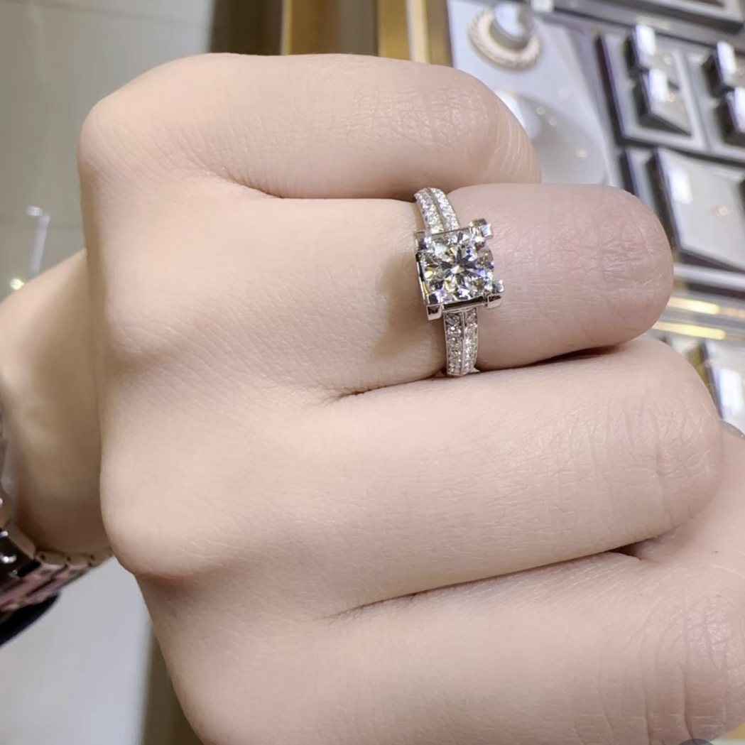 カルティエ「Cartier」ダブルロウ ダイヤモンド ウェディングリング