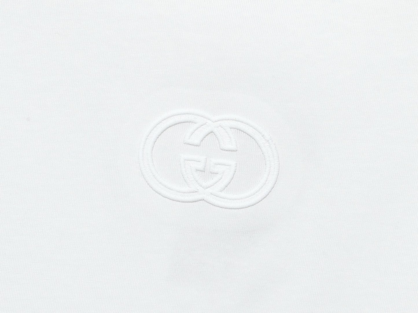 グッチ「Gucci」定番胸元刺繍半袖Tシャツ