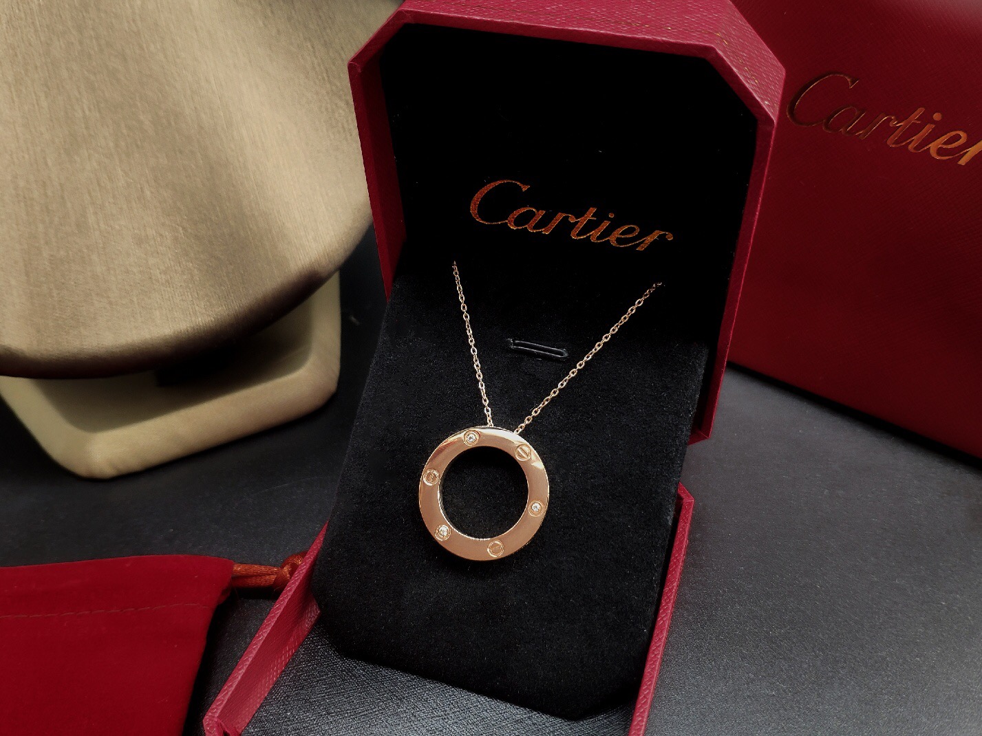 カルティエ「Cartier」ラブ ディスク ダイヤモンド ペンダント ネックレス