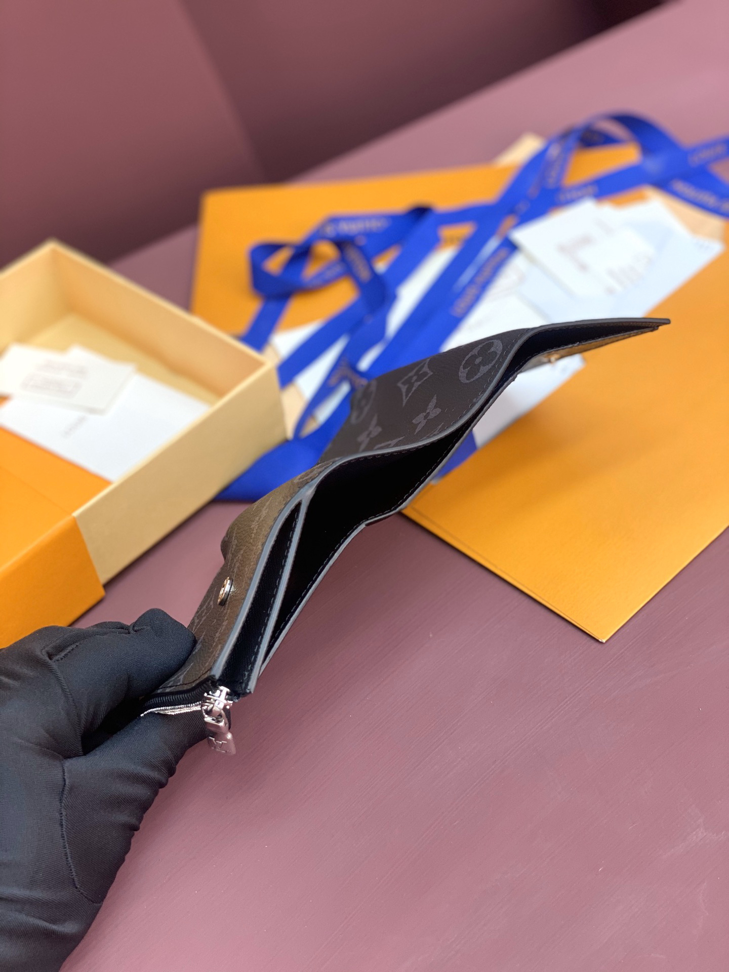 ルイ-ヴィトン(Louis Vuitton) ヴィクター･ウォレット