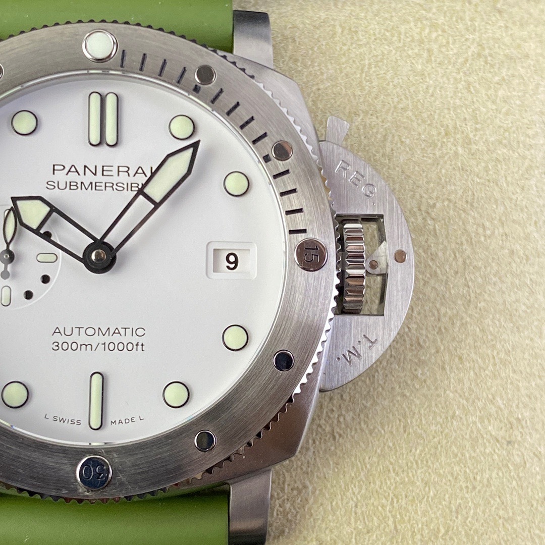 パネライ「Panerai」ルミノール マリーナ クロノグラフ ウォッチ 44mm