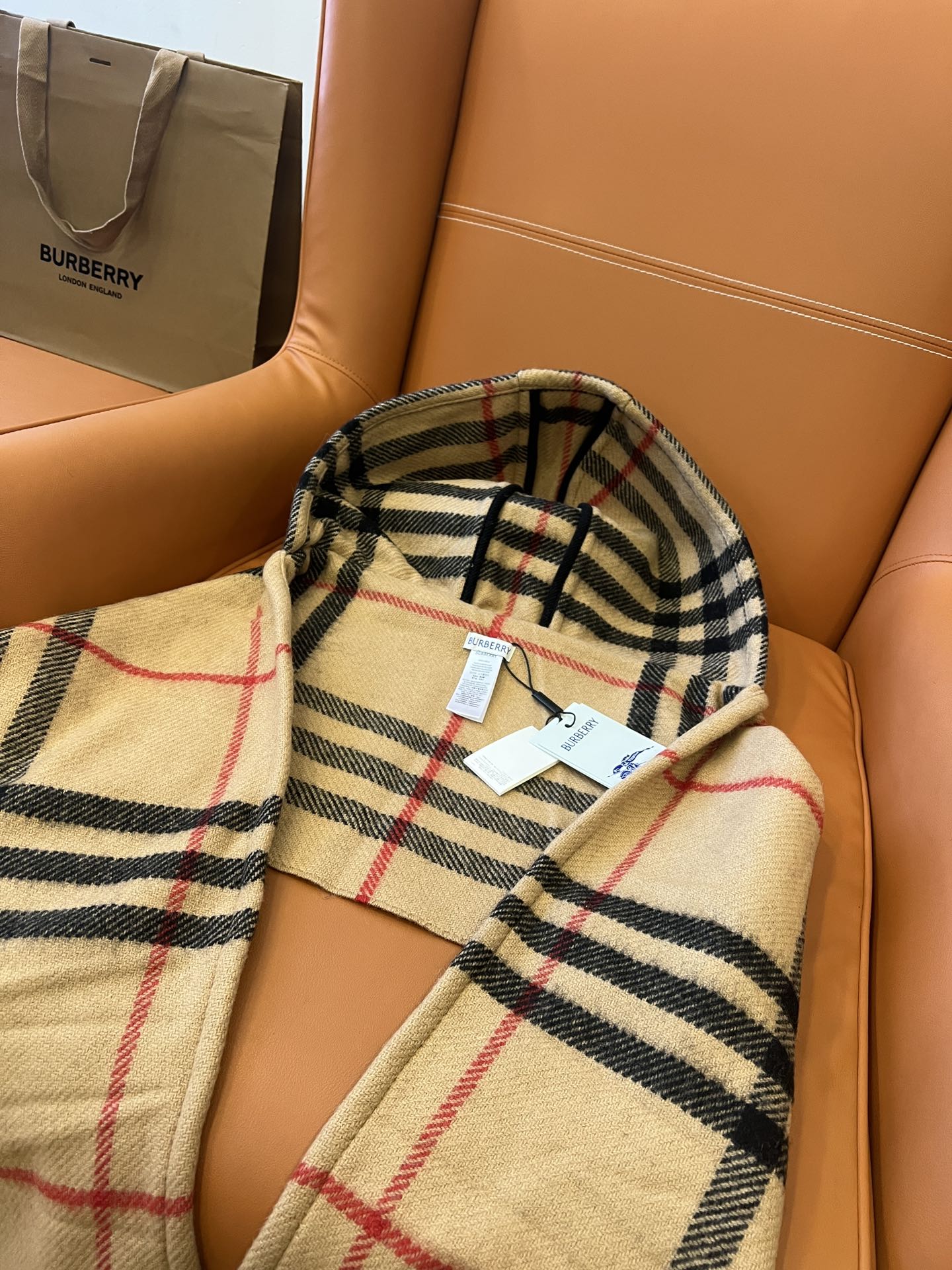 バーバリー「Burberry」フード付き チェック ウールマフラー (210×30cm)