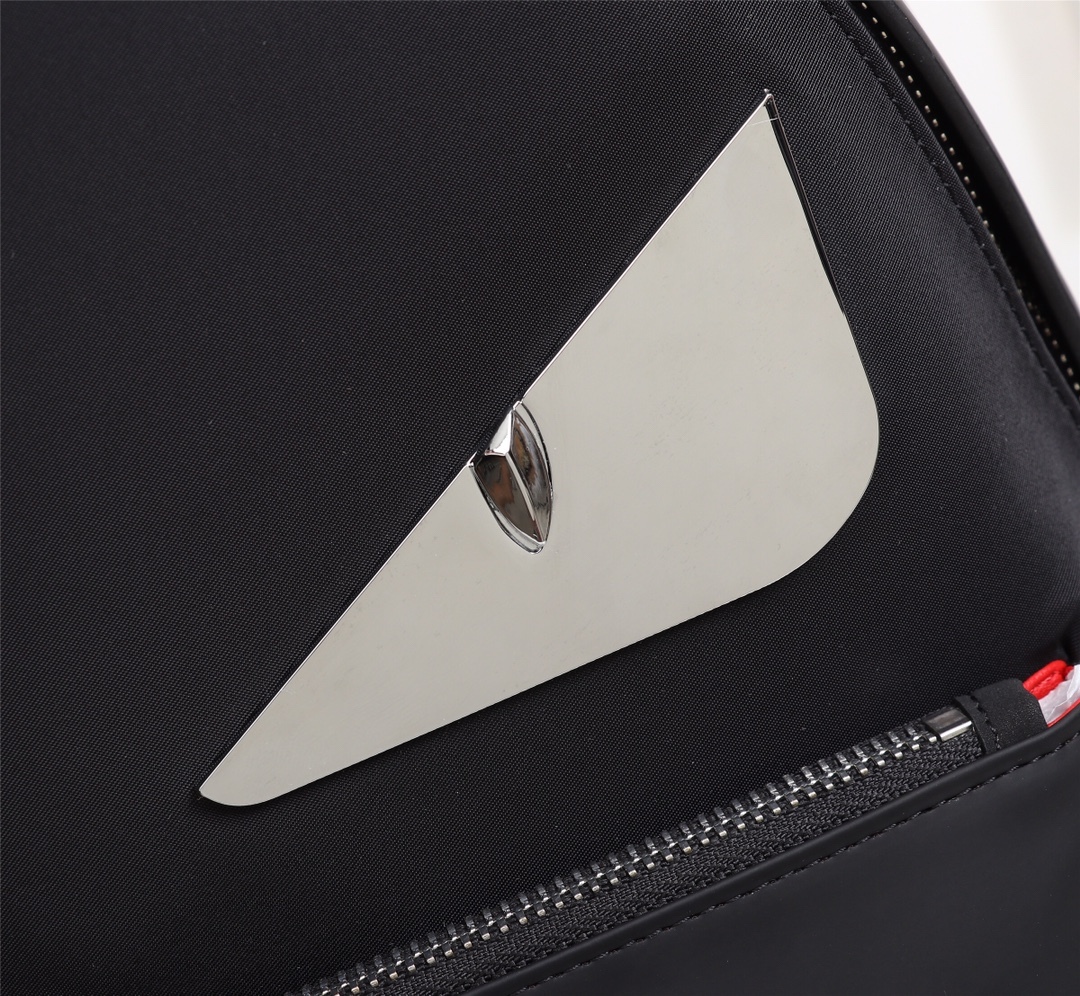 フェンディ「Fendi」 メンズ ラージバックパック