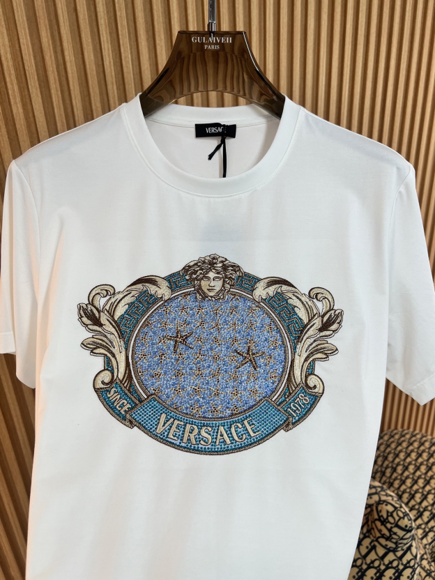 ヴェルサーチ「Versace」メドゥーサ1978 スワロフスキー刺繍Tシャツ