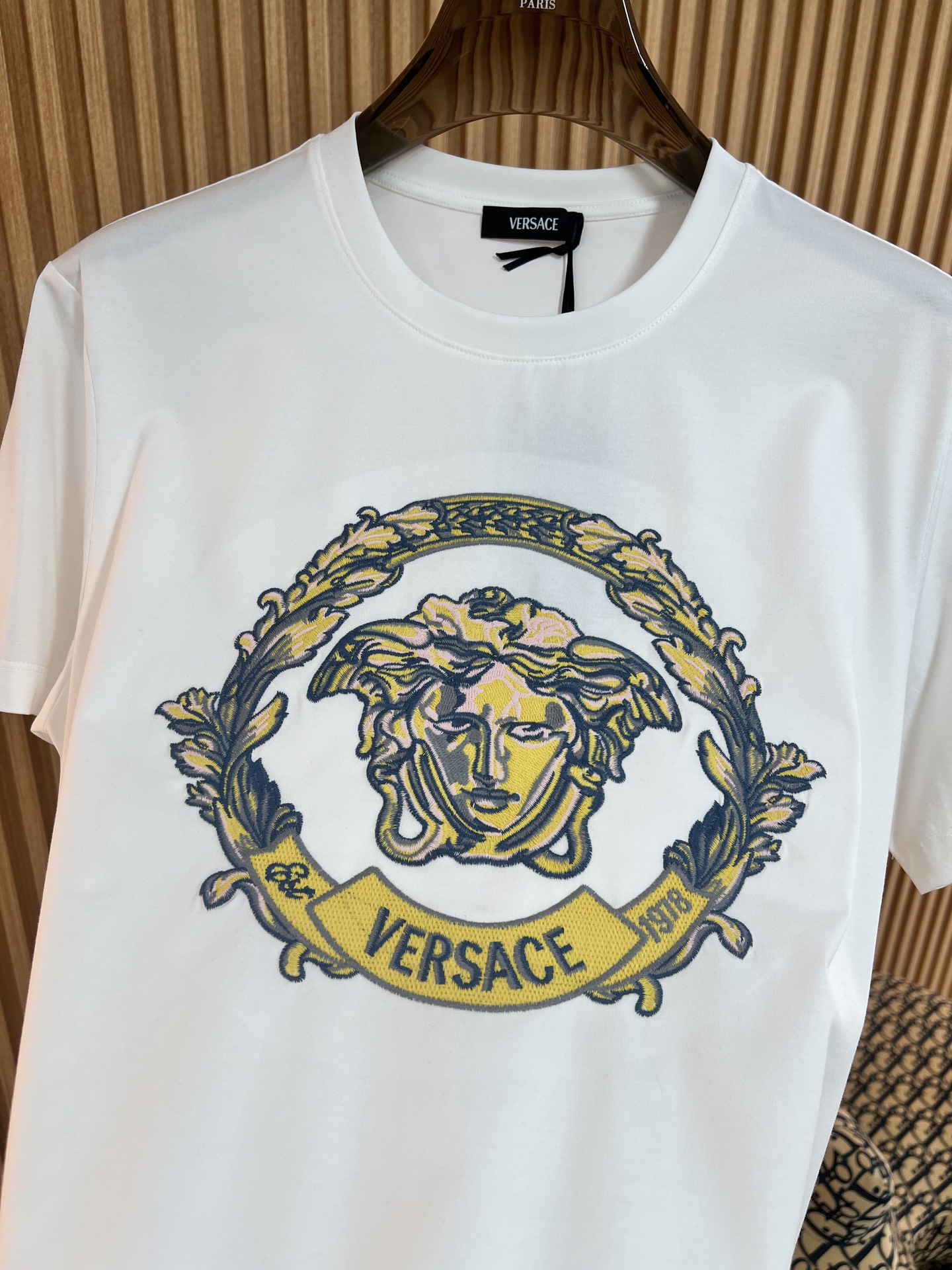 ヴェルサーチ「Versace」2025SS メドゥーサ1978 スワロフスキー刺繍Tシャツ