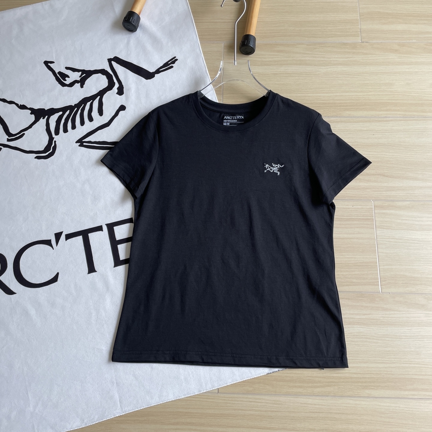 【ワンフォーワン】アークテリクス「ARC'TERYX」Taema 刺繍ロゴ Tシャツ【在庫僅少】