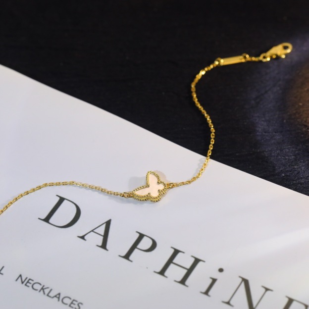 ヴァン クリーフ＆アーペル「Van Cleef & Arpels」 Butterfly マザーオブパール 18Kホワイトゴールド ブレスレット17cm