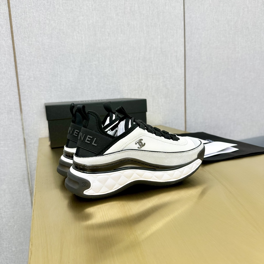シャネル「Chanel」2023 クルーズコレクション プレミアムレザースニーカー