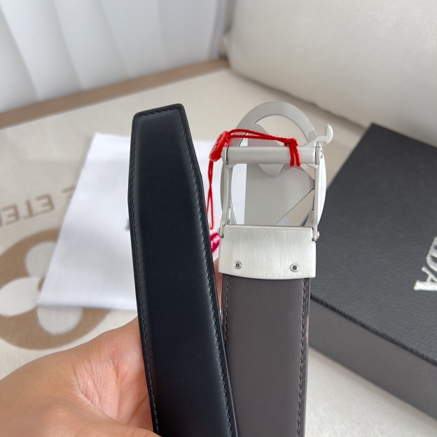 プラダ「Prada」オートマチックベルト100CM