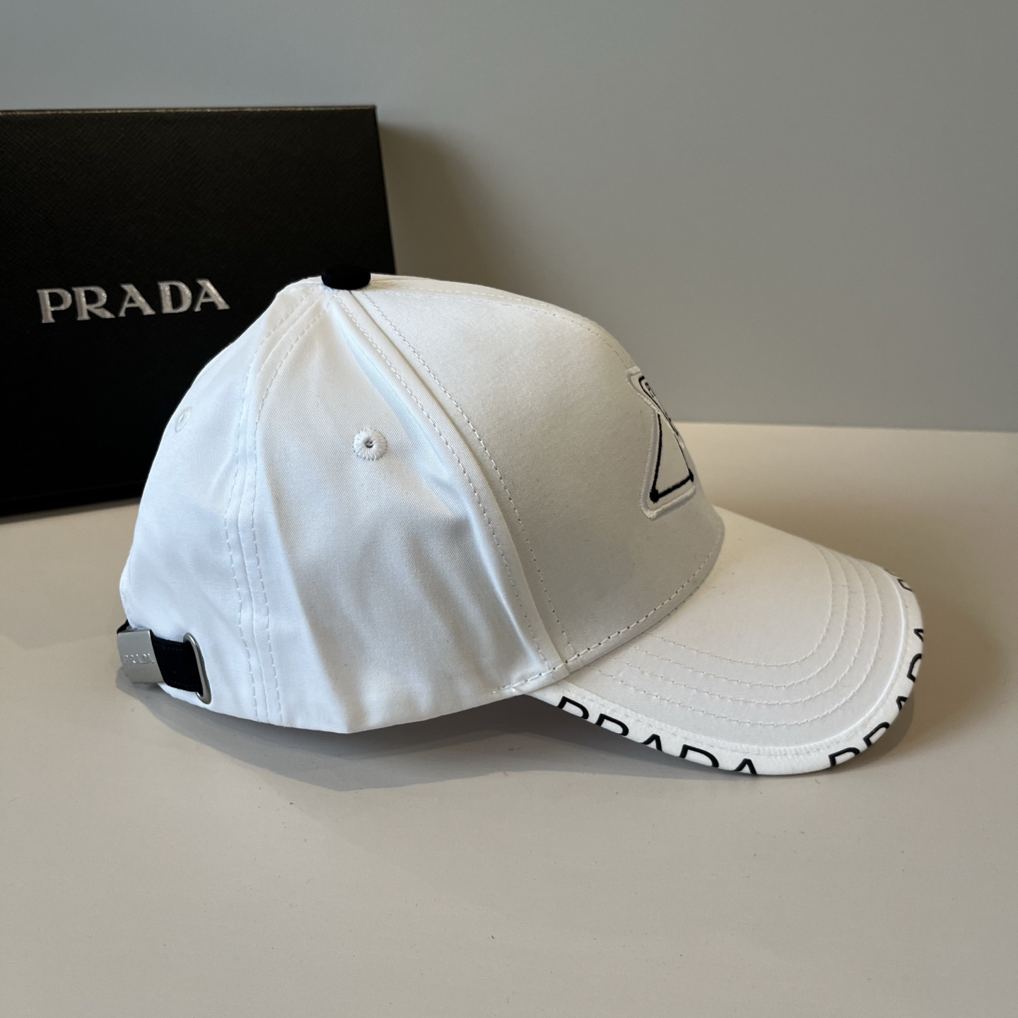 プラダ「Prada」 Re-Nylon Baseball Cap