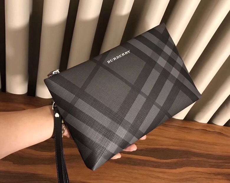 バーバリー「Burberry」メンズ ビジネスカジュアル ポシェット