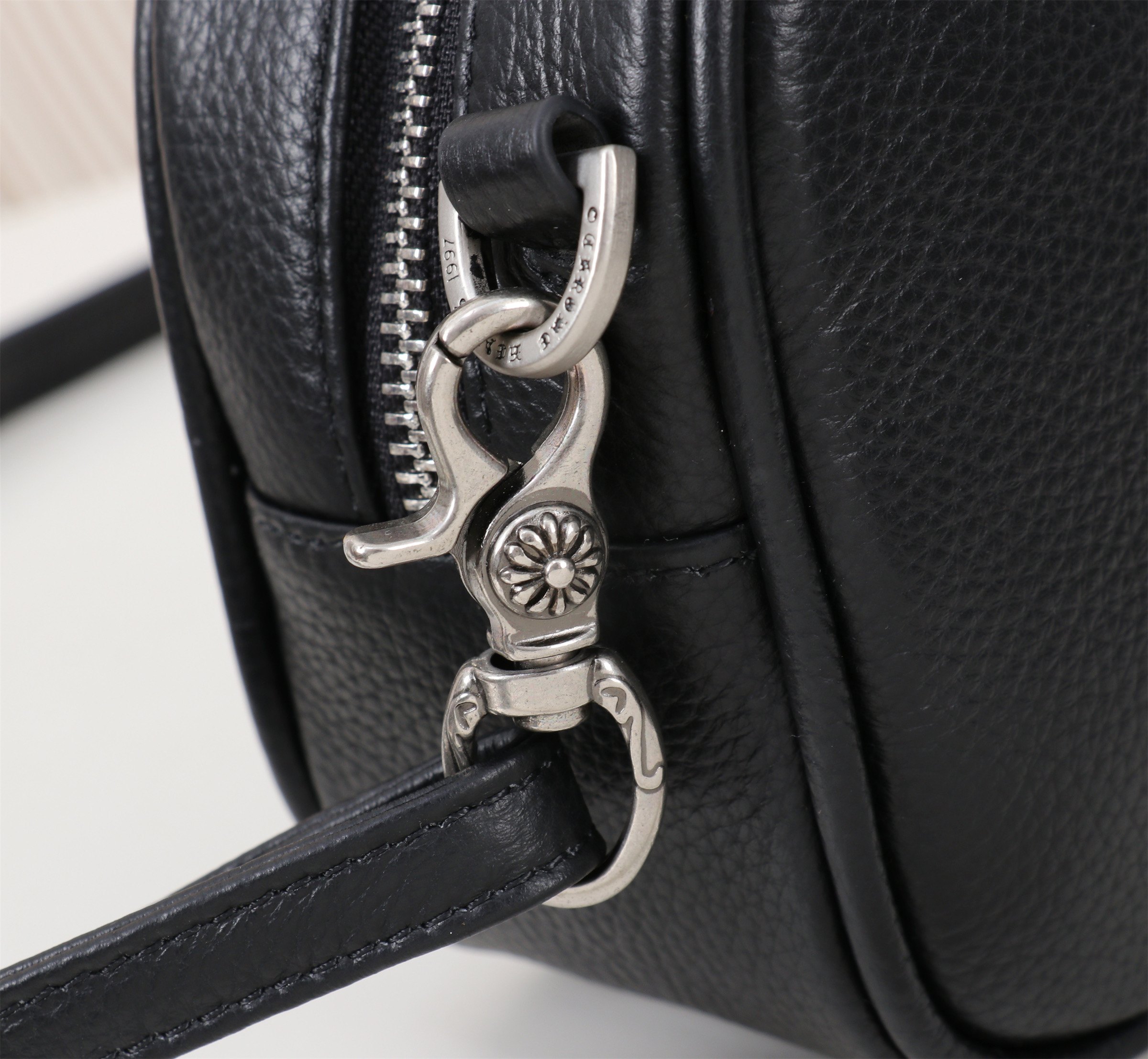 クロムハーツ「Chrome Hearts」ミニハンドバッグ