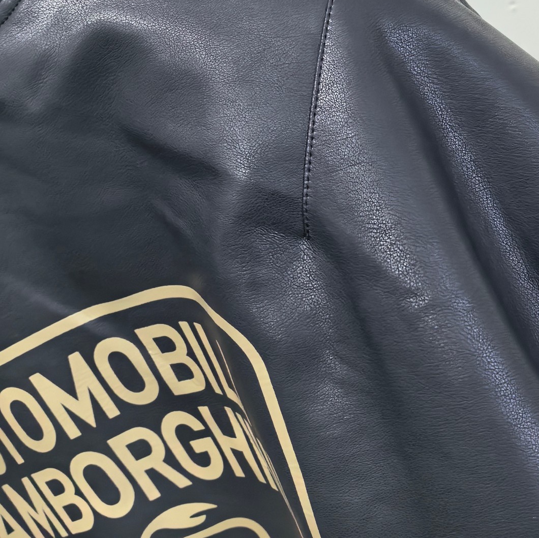 バレンシアガ「Balenciaga」‌ × AUTOMOBILI LAMBORGHINI シールドエンブレム レザージャケット