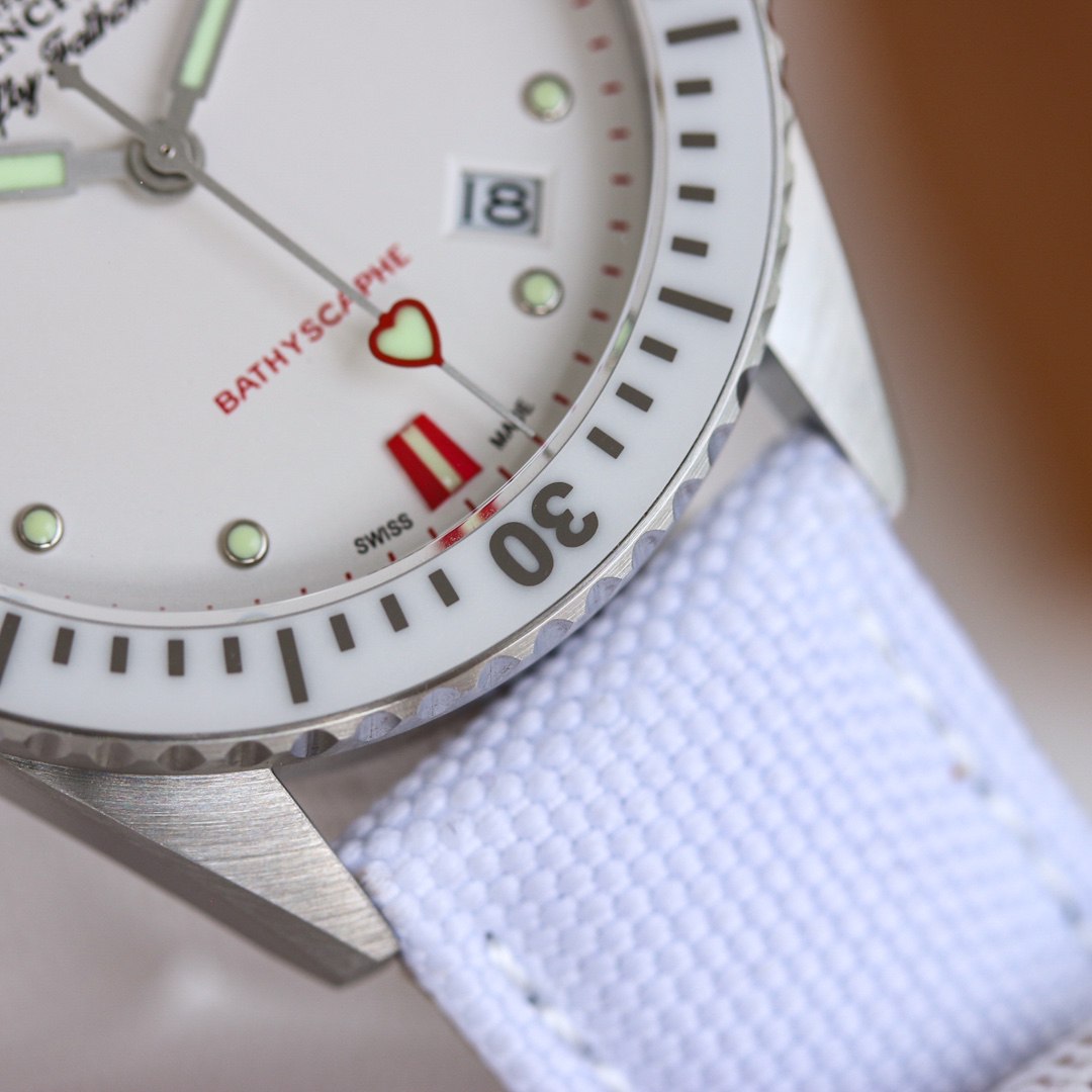 ブランパン「Blancpain」フィフティ・ファゾム バチスカーフセラミック 自動巻きダイバーズウォッチ40.3mm