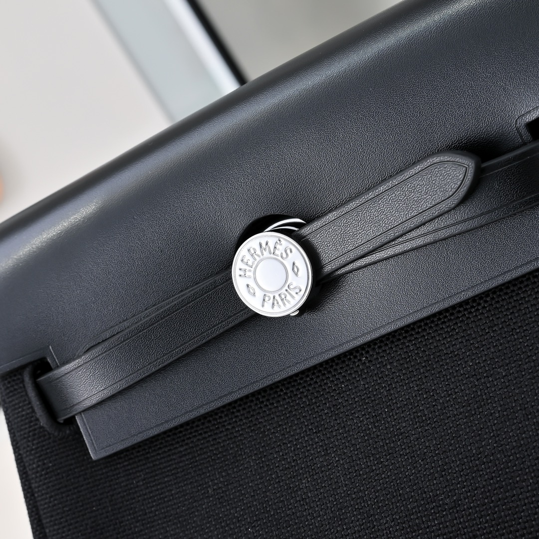 エルメス「Hermès」ミニ ハーバッグ メッセンジャー 20「Mini Herbag Bag」