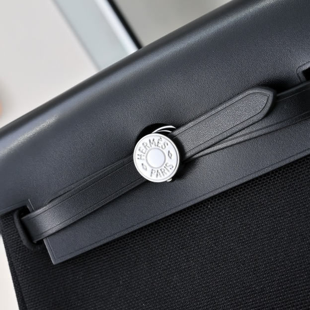 エルメス「Hermès」ミニ ハーバッグ メッセンジャー 20「Mini Herbag Bag」