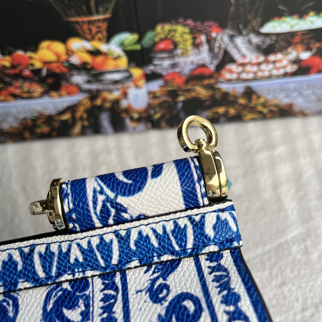 ドルチェ・アンド・ガッバーナ「D&G」 レザープリント ミラー付き ショルダーバッグ