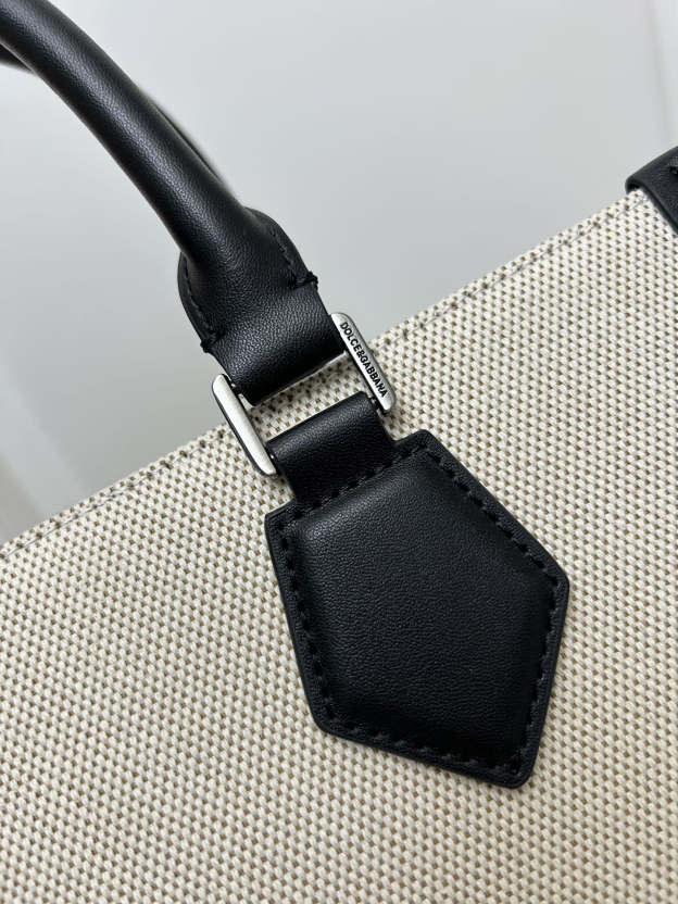 ドルチェ・アンド・ガッバーナ「D&G」キャンバス&レザー トートバッグ