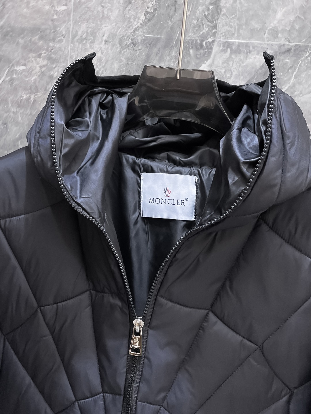 モンクレール 冬季新作ダウンジャケット