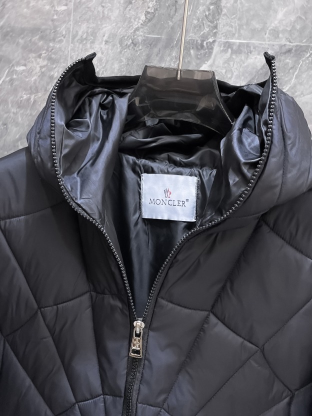 モンクレール 冬季新作ダウンジャケット