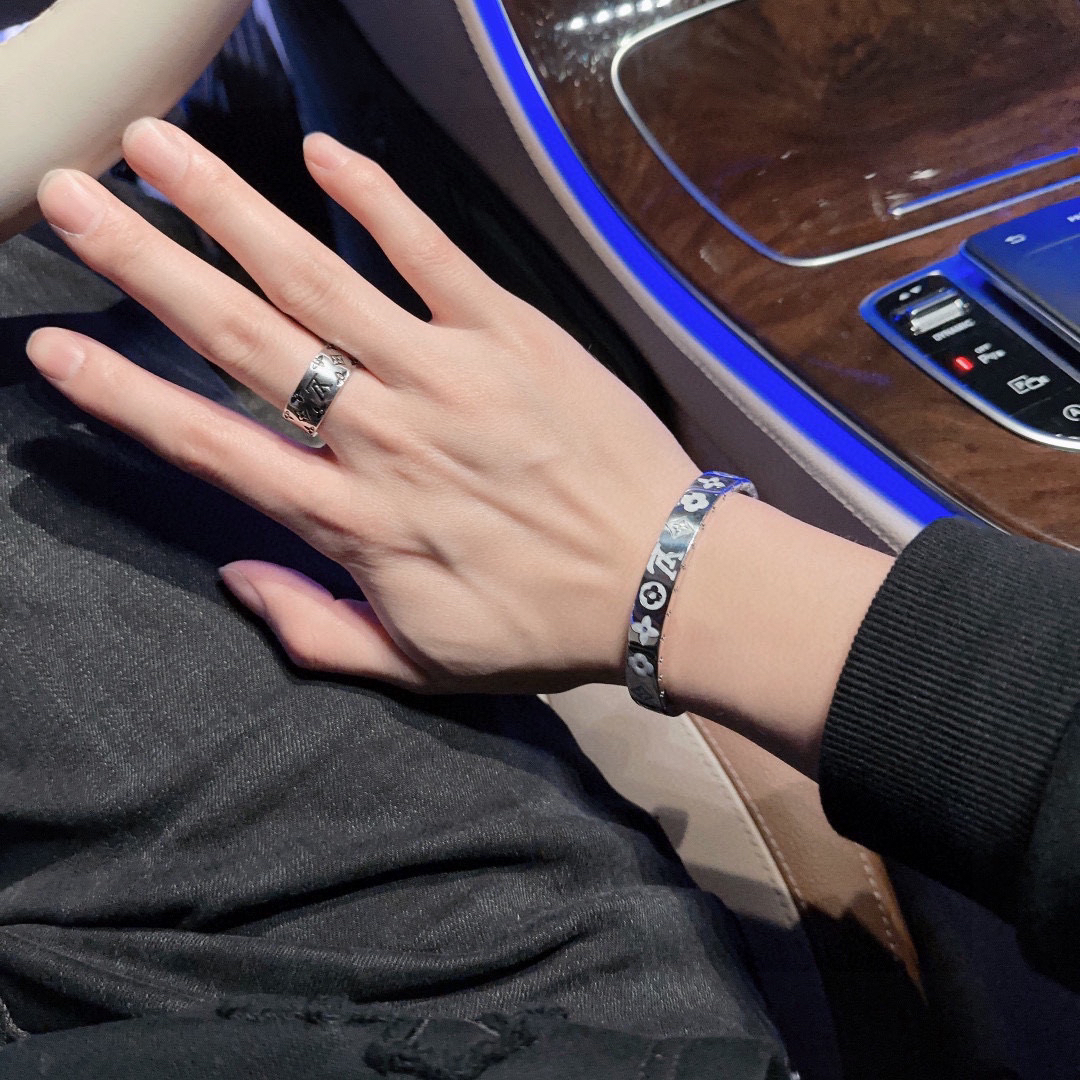 ルイ・ヴィトン「Louis Vuitton」リング ロックパンクタイシルバースタイル