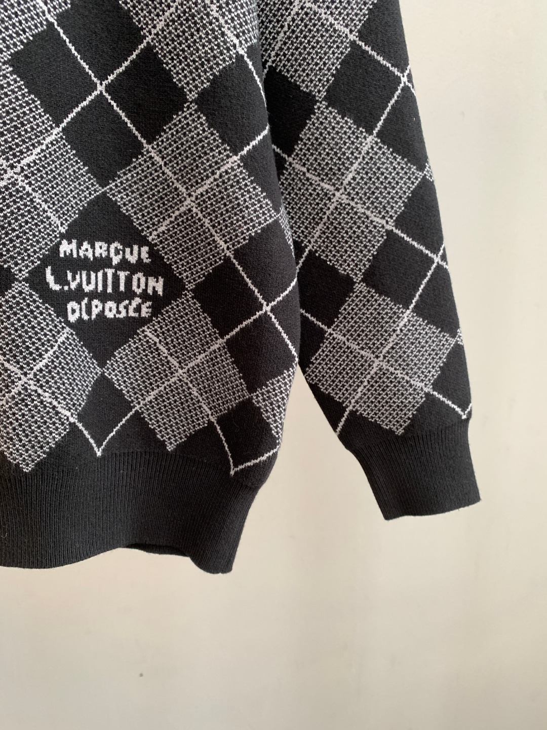 ルイ・ヴィトン「Louis Vuitton」ラウンドネックセーター