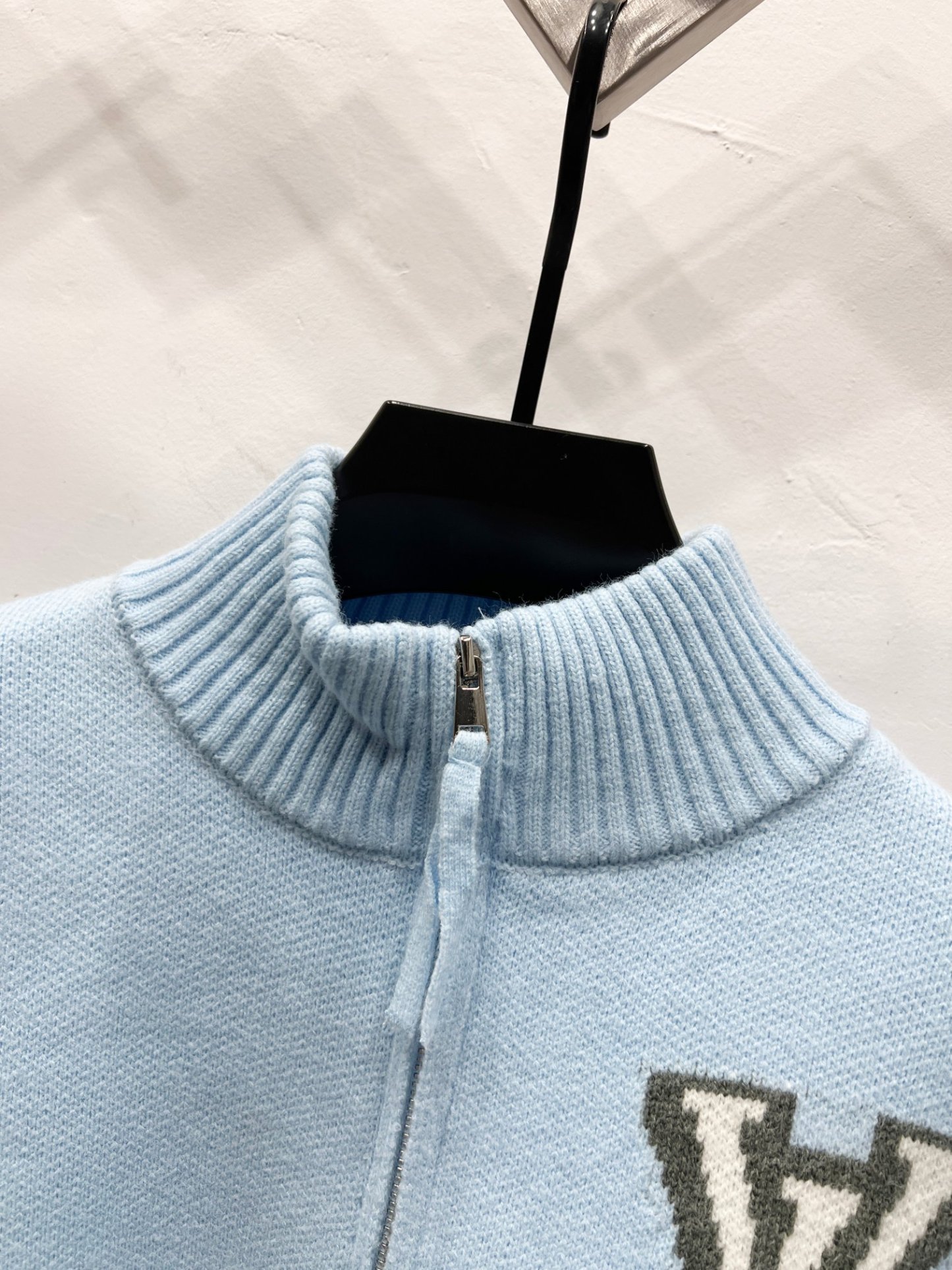 ルイ・ヴィトン「Louis Vuitton」クラシックジャージー編みウールプルオーバータートルネックセーター