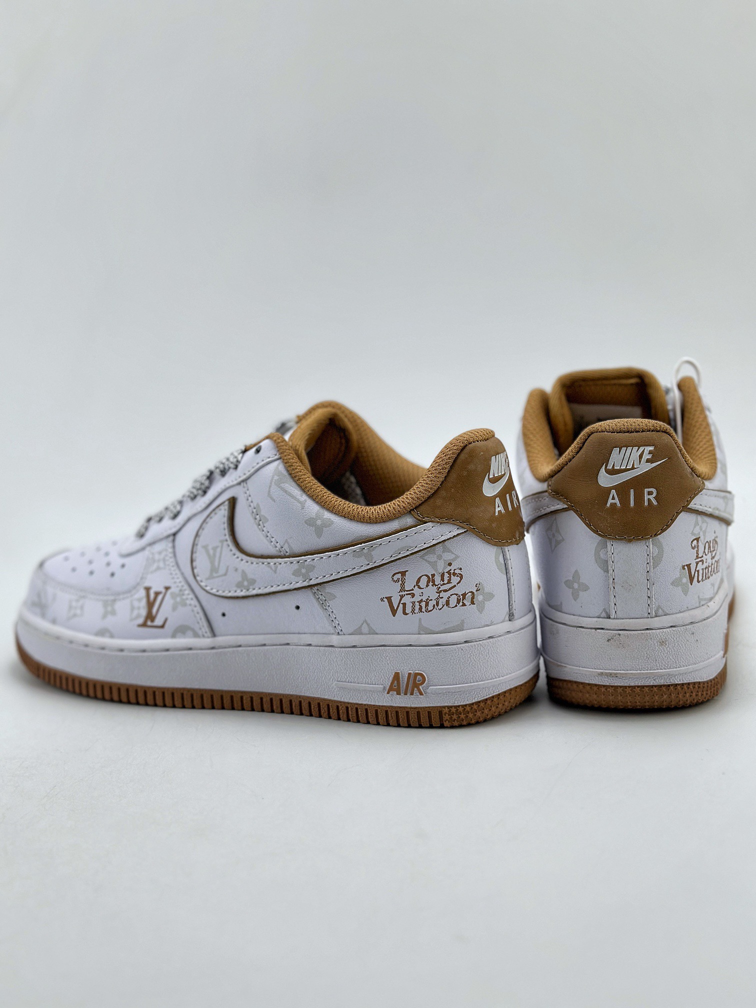 「コラボモデル」Louis Vuitton x Nike Air Force 1 Low スニーカー