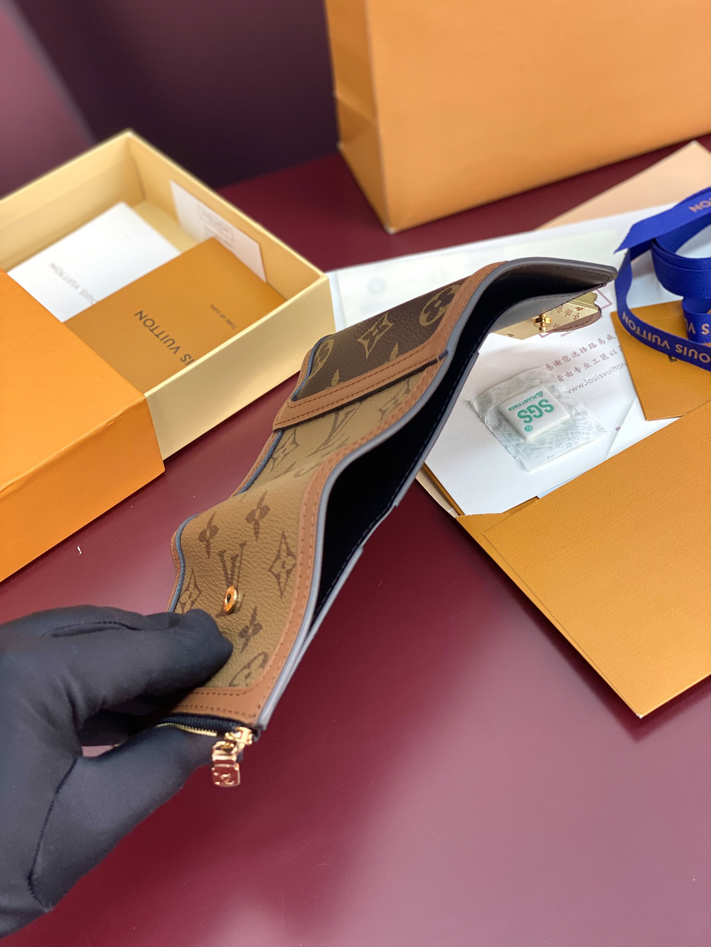 ルイ・ヴィトン(Louis Vuitton) ポルトフォイユ･ドーフィーヌ コンパクト