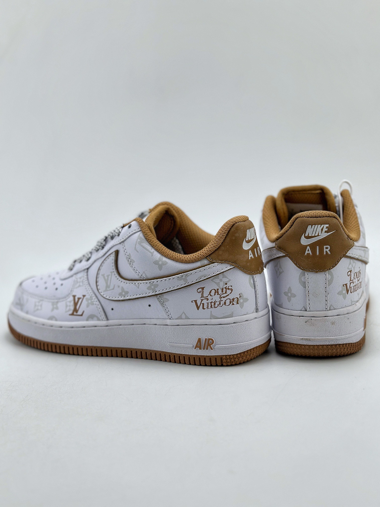 「コラボモデル」Louis Vuitton x Nike Air Force 1 Low スニーカー