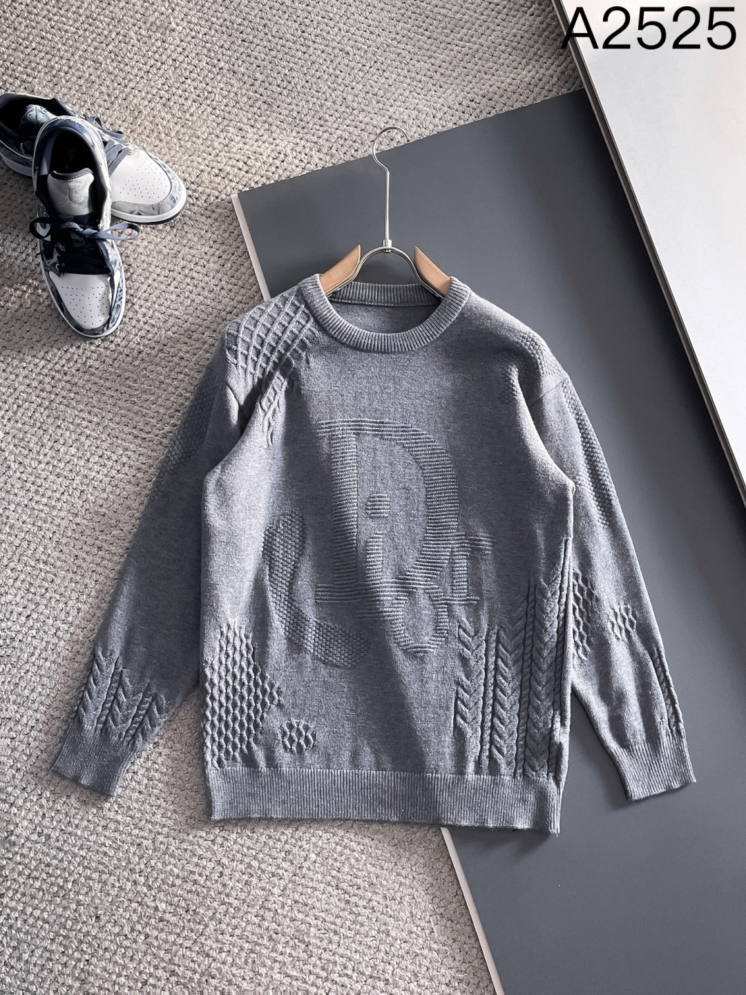 ディオール「Dior」秋冬ウールの丸ネックニットセーター