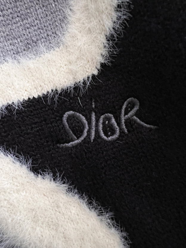 ディオール「Dior」秋冬新作ニットクルーネックセーター