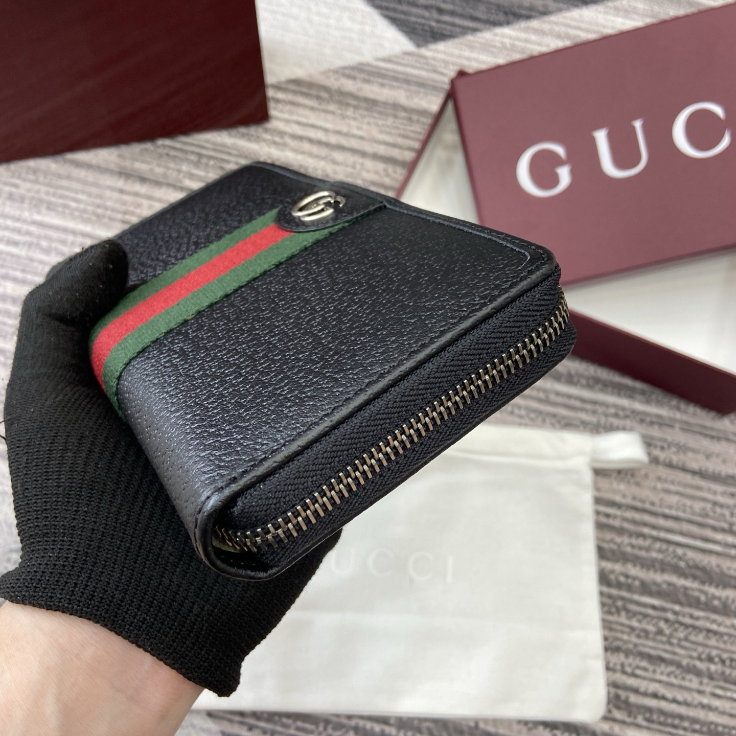 グッチ「Gucci」ジッパーウォレット