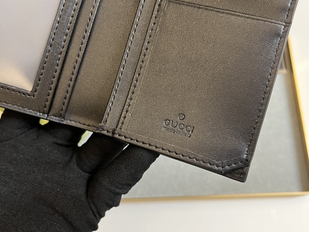 グッチ「Gucci」折りたたみロングウォレット