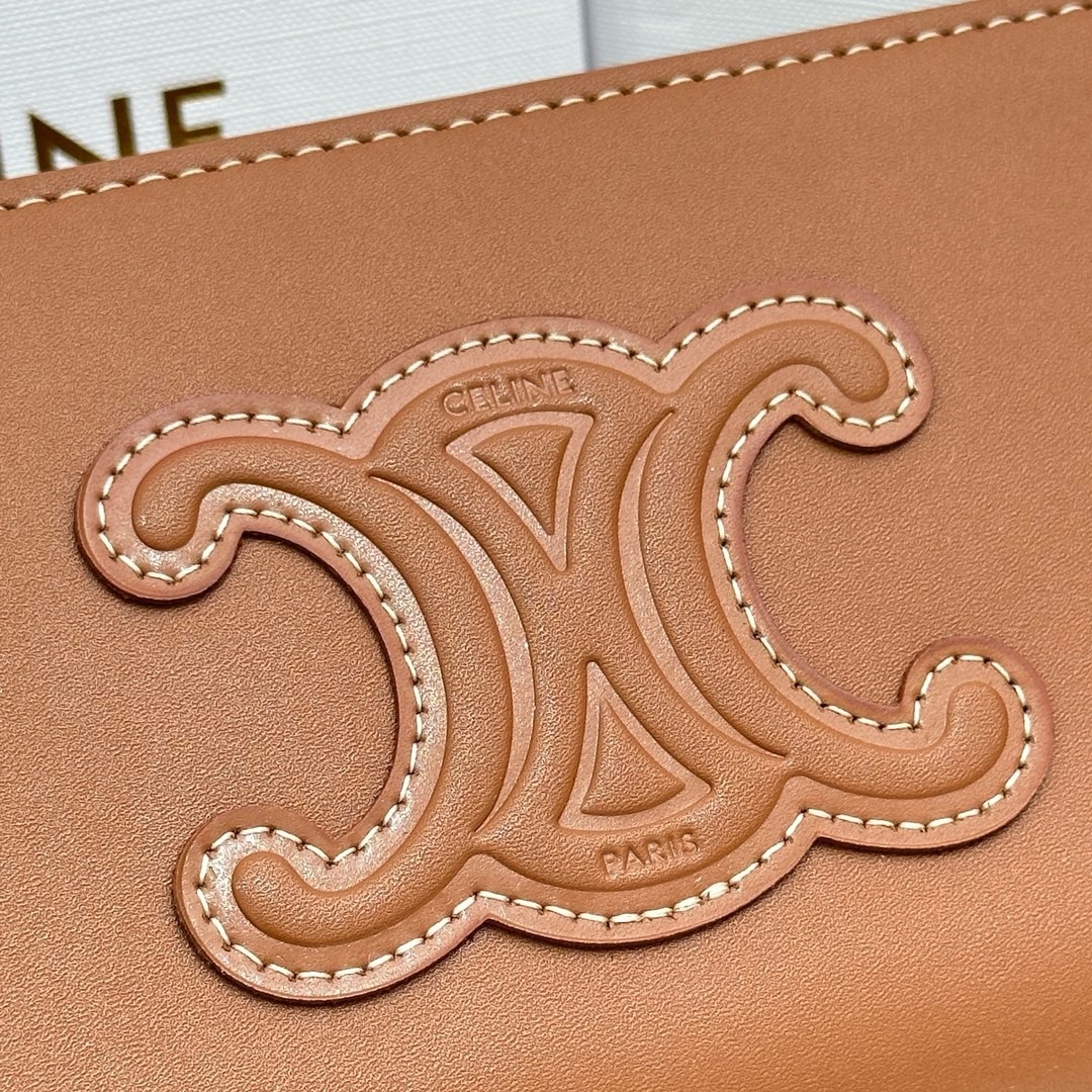 セリーヌ「Celine」ラージ ジップウォレット キュイル トリオンフ / スムースカーフスキン